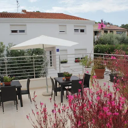 Sebelja Apartment *