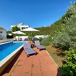 Sebelja Apartament *